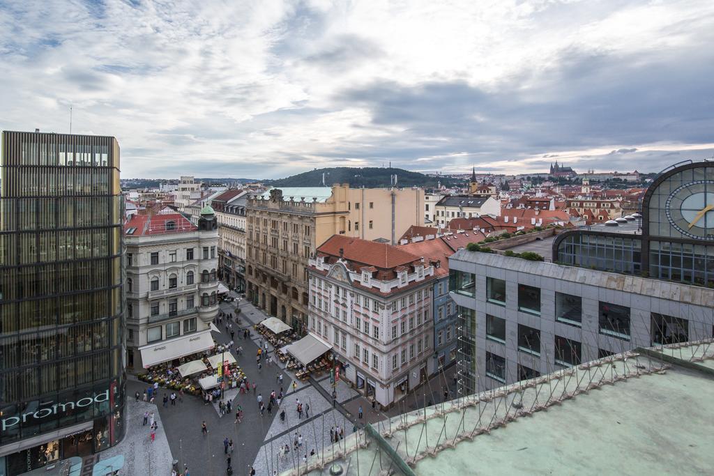 Merchants Crown Suites And Spa Прага Экстерьер фото View of the city centre